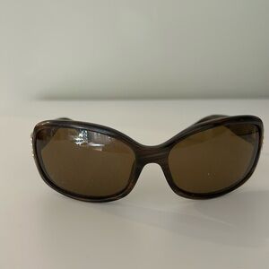 Kate Spade Esther/S Sunglasses with fun rhinestone detail on side and case.